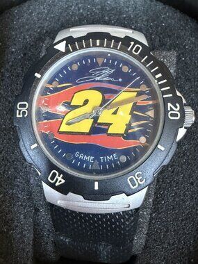 Nascar Jeff Gordon Watch "Game Time" Blue Face Collectible in Black Tire Tin